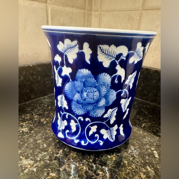 Other - Blue and White Floral CACHEPOTS
